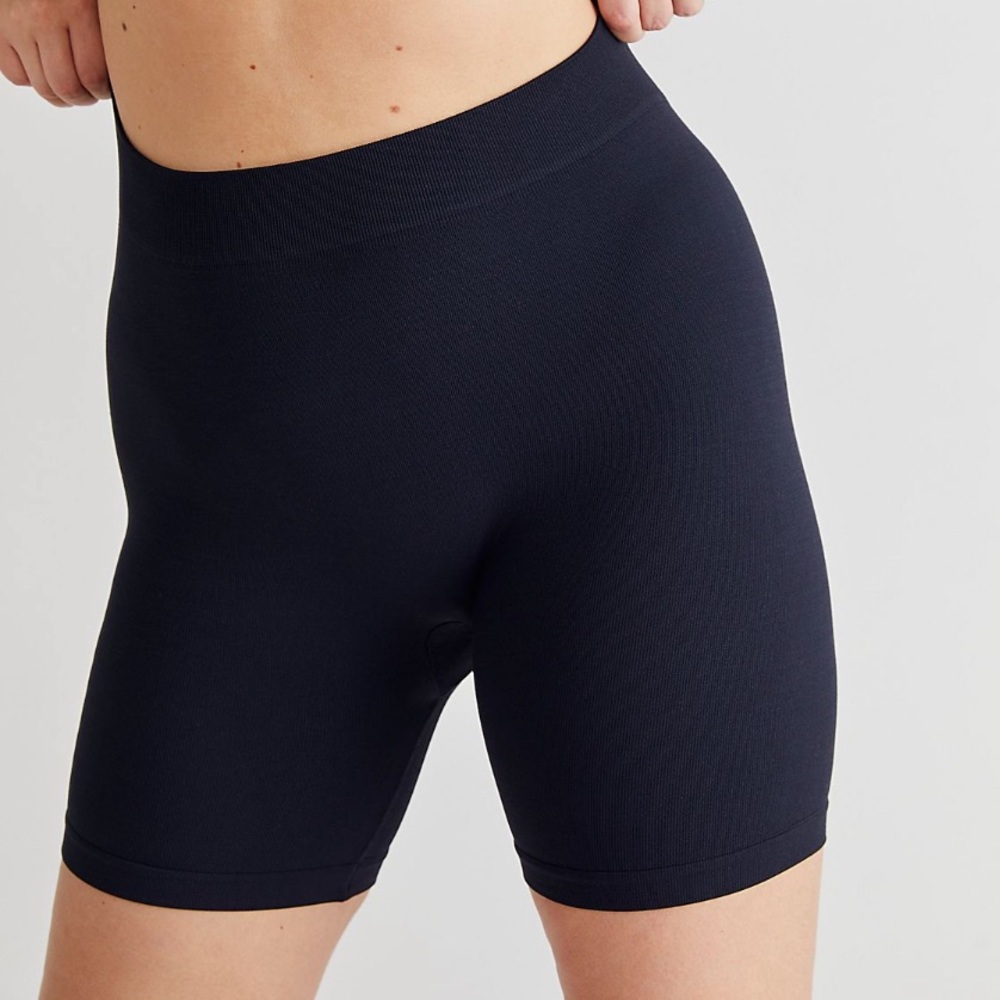 Free People Seamless Rib Bike Short M/L - Picture 3 of 5